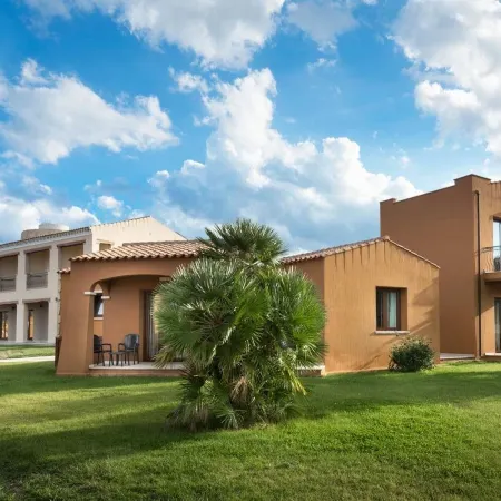 Terradimare Resort&Spa Отели рядом с достопримечательностью «Пляж Лу-Импосту»