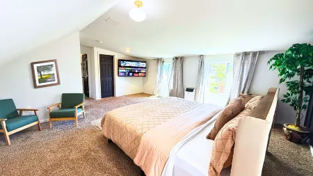 Stunning 3-Bedroom House on DC/Maryland Edge