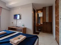 Hotel Aaradhya Crown Hotels in Sindhudurg
