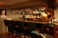 Demir Hotel - С баром