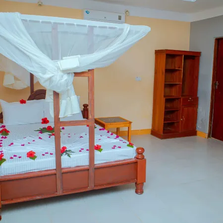 Tumaini Bungalows