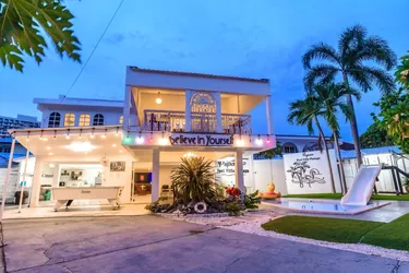 รูปภาพของพูลวิลล่า 6 ห้องนอนแสนสบาย ใกล้ชายหาด ซีพี6