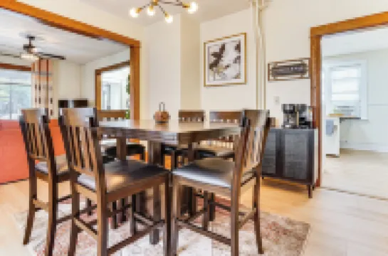 1 Mi to University Spacious Home in Minneapolis!