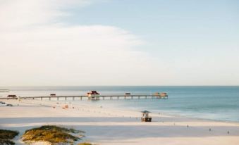 Beach 2 blocks away! Heated Pool, Waterview Suite!