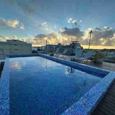 2BR Penthouse with Rooftop Pool Fitness & Recreational Facilities