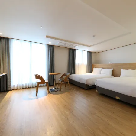 Hotel Rest Seogwipo Отели рядом с достопримечательностью «Храм Ёнхваса»
