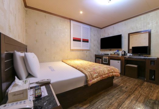 Bucheon Crystal 대표 이미지