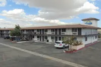 Days Inn by Wyndham Victorville - Hesperia I-15 Palmdale Road - parkir
