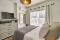 Walkable Lynchburg Condo w/ Private Balcony - 3-Star