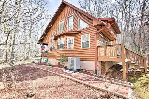 Cozy Hayesville Retreat w/ Deck & Mtn Views! - 3-Star