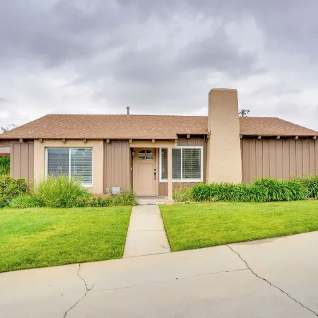 Idyllic Tustin Home w/ Private Patio & Grill