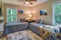 Charming Pendleton Retreat ~ 5 Mi to Clemson! - balcony