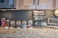 Pet-Friendly Gilford Home by Gunstock Ski Mountain - que admiten mascotas