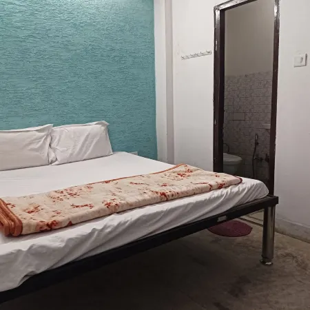 Comfi Stay Отели рядом с достопримечательностью «Taj Mahal Palace»