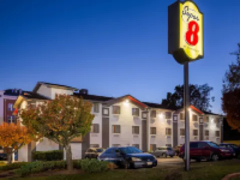 Super 8 by Wyndham College Park Wash DC Area Hotels in Berwyn
