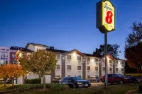 Super 8 by Wyndham College Park Wash DC Area Hotels in Berwyn