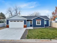 Charming 3-bedroom house in Caldwell with WiFi and AC.
