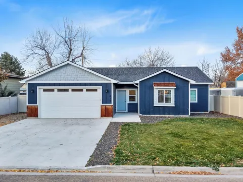 Charming 3-bedroom house in Caldwell with WiFi and AC.