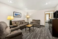 Quality Inn Traverse City - parking