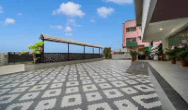 Treebo Kashvijoy, 7 Km From Kamakhya Temple Hotels near Chitra Kala Kanan