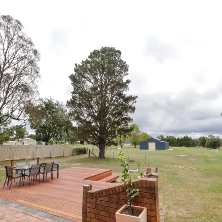 Country 4-Bed Homestead with Games Room & Views Отели в г. Тентерфилд