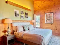 New Listing Near Yosemite Park, King Bed, Hot Tub, BBQ, Firepit & Mountain Views