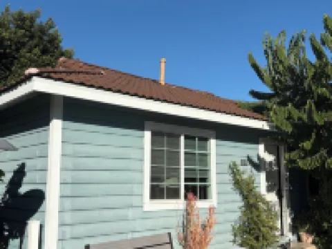 Guest House with its own entrance. Has WiFi and Close to Disneyland