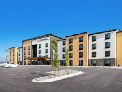 LivAway Suites Phoenix-Surprise Hotels in Surprise