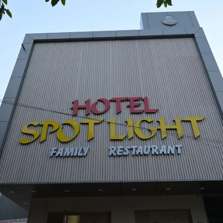 Hotel Spot Light