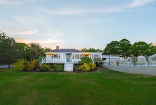 Rye Motor Inn - Oceanfront, Walk to Beach Hotels near Massacre Marsh