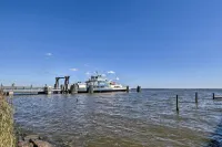 Cozy Currituck Home w/ Fire Pit Near Ferry! - Wifi