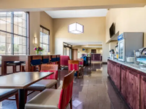 Comfort Inn & Suites Hotels in Pike County