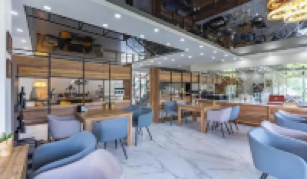 โรงแรม ฮิลท็อป บาคูเรียนี โรงแรมใน