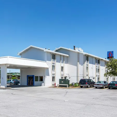 Motel 6 Council Bluffs, IA - Omaha East