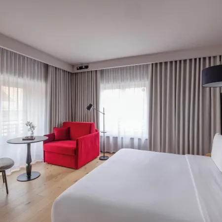 Hôtel LÉONOR the Place to Live Отели рядом с достопримечательностью «Европейский суд по правам человека»