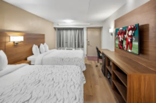 Red Roof PLUS+  Columbus - Ohio State University OSU