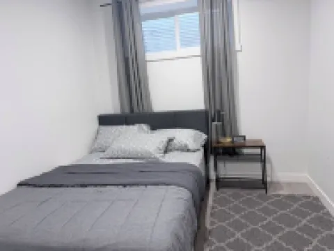 Charming Family-friendly House Rental in Edmonton