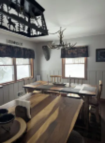 3 Bedroom, 2 Bath Secluded Old Forge Log Cabin