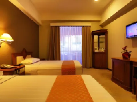 Royal Denai Hotel ブキティンギのホテル