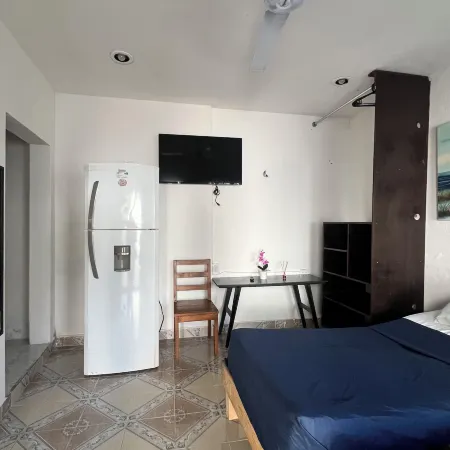 HOSTAL MID GY