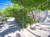 Apartment Pavo Hotels in Postira