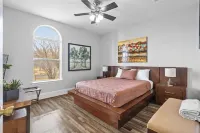 NEWHOUSE MANSION DALLAS TOP 10 Vacation Rental  POOL and SPA3 Acres Of Land