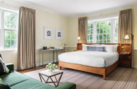 โอ๊คเฮิร์สต์อินน์ ที่มหาวิทยาลัย