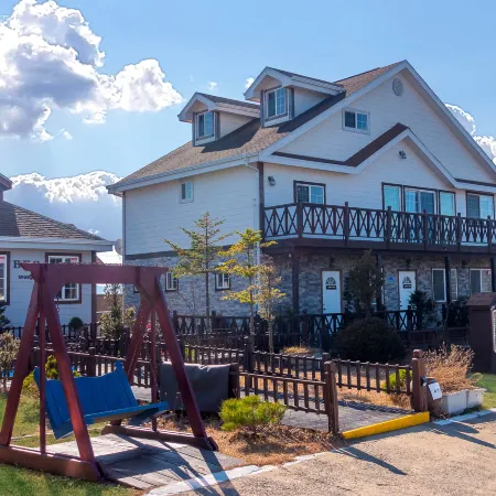 Pyeongchang House Bonbon Pension Отели рядом с достопримечательностью «Ранчо Самян»