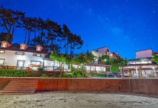 남해 펜션 야경