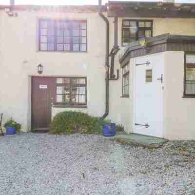 Farmhouse Cottage Hotel Exterior