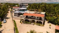 Paradise Inn Placencia - Turtle Suite on the beach