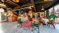 Fortune Lake and Pine Pension - سبا