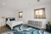 Beverly Hills Home • Guest House & Hot Tub - Homestays