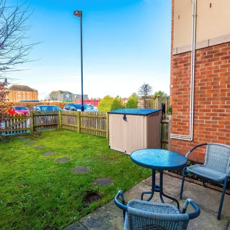Modern House Ideal for Contractors Sleeps 8